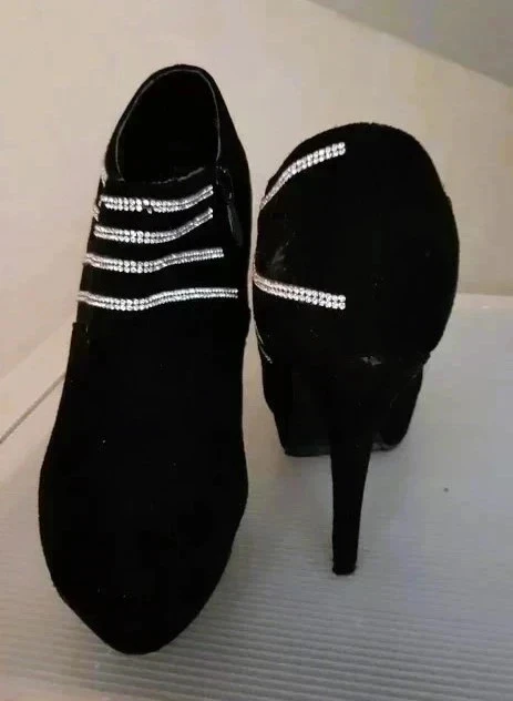 Black and silver low ankle boots size 39 with a 13 cm heel – photo 4